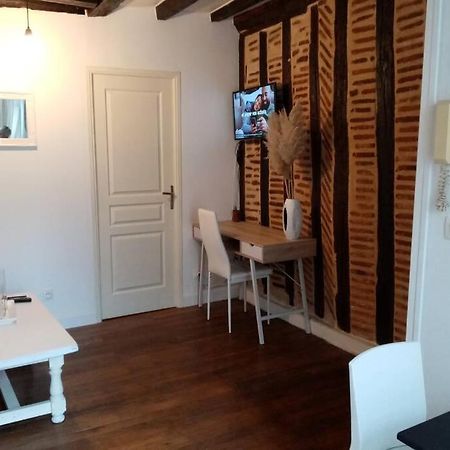 Meuble Tourisme Classe 1 Etoile - Coeur De Ville Quartier Cathedrale Τουρ Εξωτερικό φωτογραφία