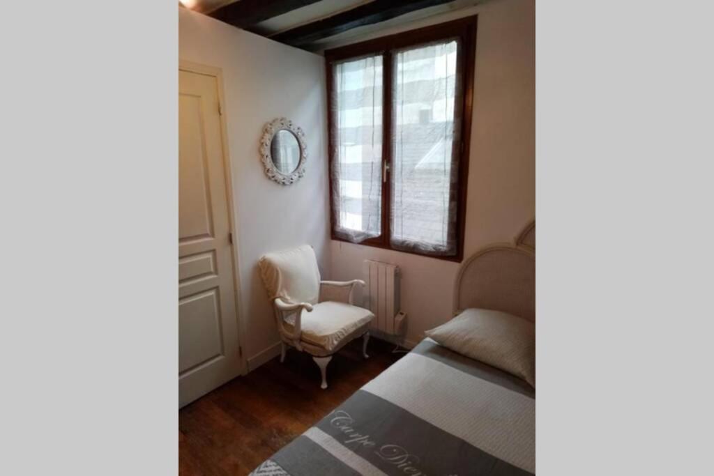 Meuble Tourisme Classe 1 Etoile - Coeur De Ville Quartier Cathedrale Τουρ Εξωτερικό φωτογραφία