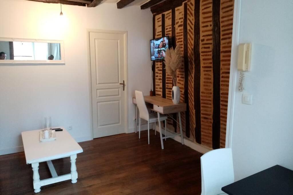 Meuble Tourisme Classe 1 Etoile - Coeur De Ville Quartier Cathedrale Τουρ Εξωτερικό φωτογραφία